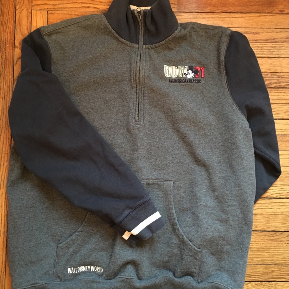 Walt Disney World 1971 sweatshirt with handled bag